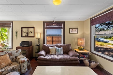 213 S 9th St, Livingston, MT 59047 - photo 4