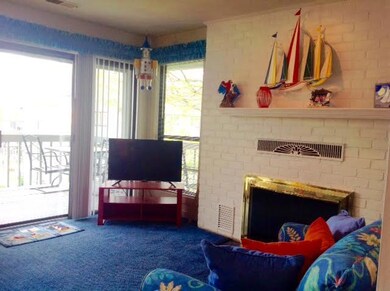 Dockside 311 Living room 1