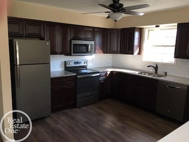 35867 Main St, New Baltimore, MI 48047 - photo 4