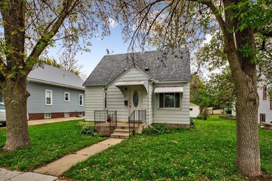 427 S 4th St, Le Sueur, MN 56058 - photo 3