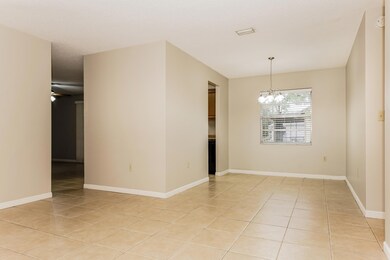 019-photo-dining-room-12947218