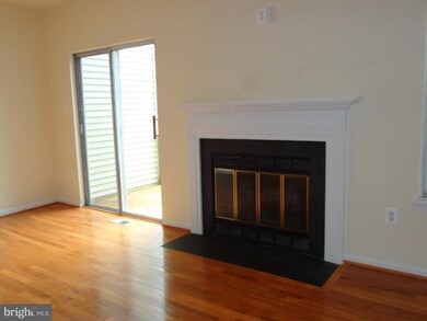 5817 Walden Commons Ct unit 122, Burke, VA 22015 - photo 4