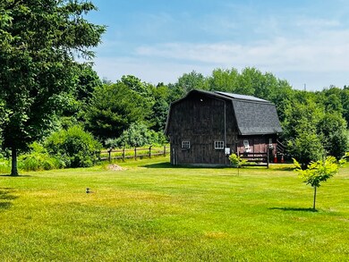 262 Munsing St, Ludlow, MA 01056 - photo 5