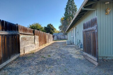 106 Shadowwood Ct, Central Point, OR 97502 - photo 5