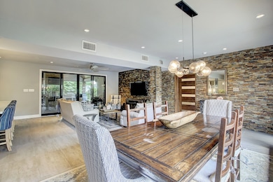 10946 Saint Marys Ln, Houston, TX 77079 - photo 6