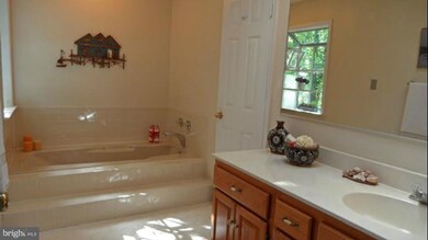 17400 Lafayette Dr, Olney, MD 20832 - photo 5