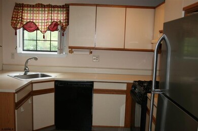 4914 Winterbury Dr unit 4914/ APPROVED PRICE, Mays Landing, NJ 08330 - photo 5