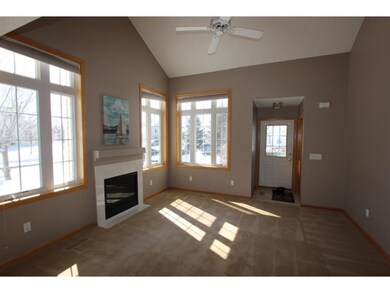 High ceilings with large windows and lots of dayli