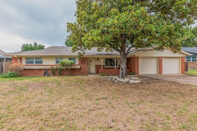 1137 Mary Dr, Hurst, TX 76053 - photo 2