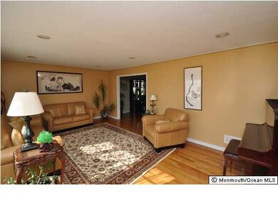 95 Lafayette Mills Rd, Manalapan, NJ 07726 - photo 2