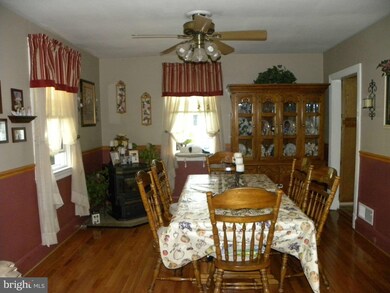 6228 Walnut Ave, Sykesville, MD 21784 - photo 5