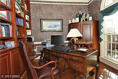 9407 Turnberry Dr, Potomac, MD 20854 - photo 2