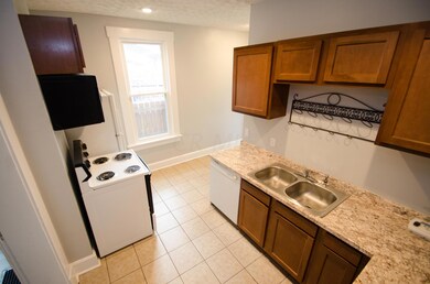 830 S 18th-8558
