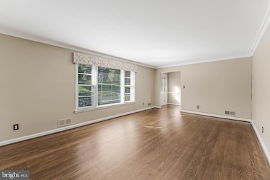 3867 N Chesterbrook Rd, Arlington, VA 22207 - photo 7