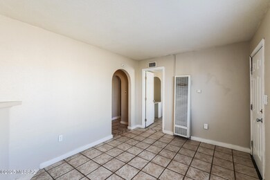 302 W Flores St unit 11, Tucson, AZ 85705 - photo 4