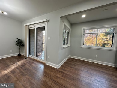 8576 Gwynedd Way, Springfield, VA 22153 - photo 7