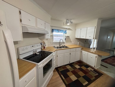 444 Osceola Ave, Frostproof, FL 33843 - photo 6