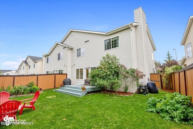 Large Fenced Yard