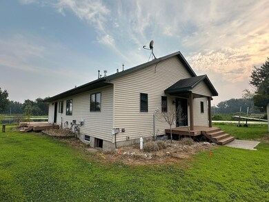 921 Lillian St, Waterville, MN 56096 - photo 6