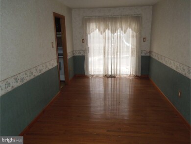 412 Calais Dr, Sellersville, PA 18960 - photo 5