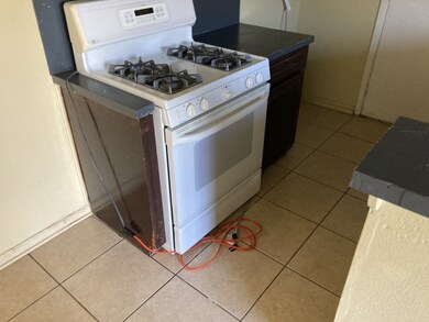 8618 Iron Liege Ct, Houston, TX 77088 - photo 7