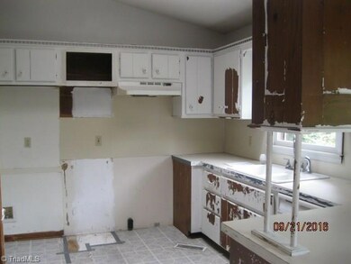 5821 Pisgah Covered Bridge Rd, Asheboro, NC 27205 - photo 2