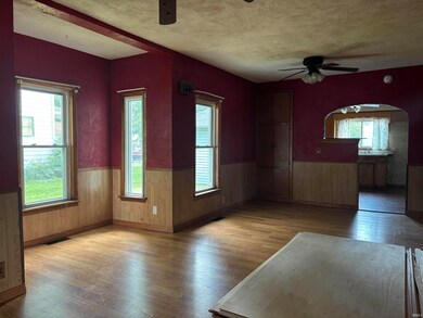 255 N Jefferson St, Berne, IN 46711 - photo 2