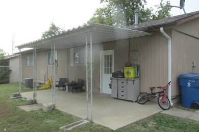 2010 George St, Lawrenceville, IL 62439 - photo 2