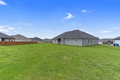 1360 N Rainbow Ct-8
