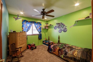 128 Tiffany Ct, Central Point, OR 97502 - photo 6