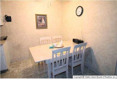 4189 Amboy Rd unit 2B, Staten Island, NY 10308 - photo 5