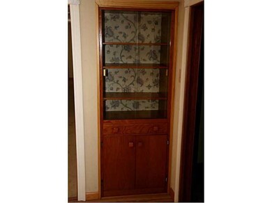 Other. Built Ins in Breakfast area