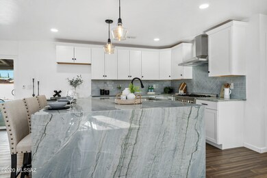 11-Kitchen w_Large Island