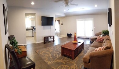 1461 Colonel Hawthorne Dr, Prairie Grove, AR 72753 - photo 2