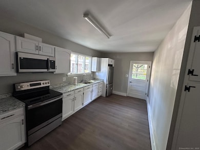 10 Fleming St, Waterbury, CT 06710 - photo 3