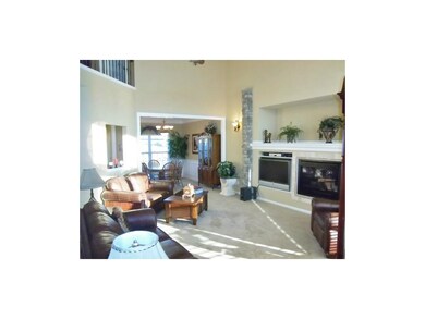 911 Dogwood Dr, Raymore, MO 64083 - photo 4