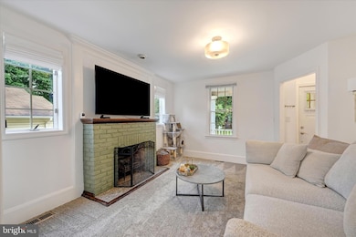 5804 Woodcrest Ave, Baltimore, MD 21215 - photo 5