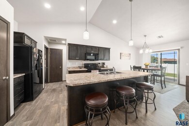 6702 W Gresford Place, Sioux Falls, SD 57106 - photo 4