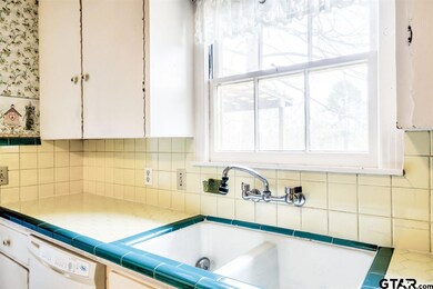 1225 1225 Graham Dr, Tyler, TX 75701 - photo 6