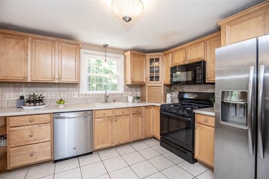 6 Lucaya Cir, Burlington, MA 01803 - photo 4