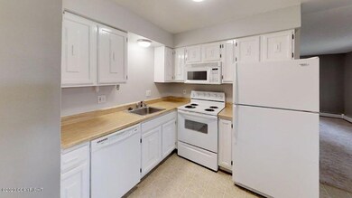 2808 Iris Dr unit 3, Anchorage, AK 99517 - photo 4
