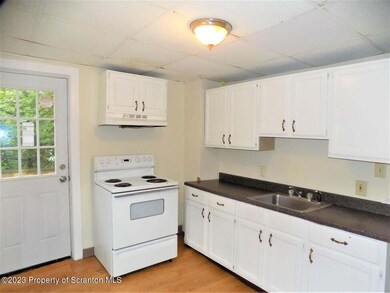 827 N Main 2nd Floor Ave, Scranton, PA 18504 - photo 2