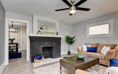Living Room (2)