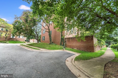 5910 Munson Ct, Falls Church, VA 22041 - photo 3