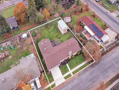 255 N Gardner Ave, Stayton, OR 97383 - photo 2