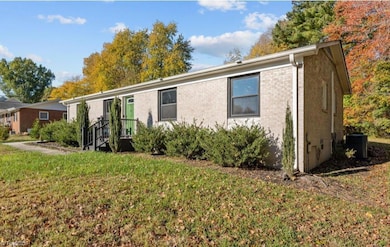 202 Hassellwood Dr, Jamestown, NC 27282 - photo 3