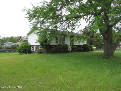 4 Crescent Dr, Castleton On Hudson, NY 12033 - photo 2