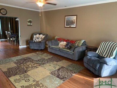 Large family room great for entertaining