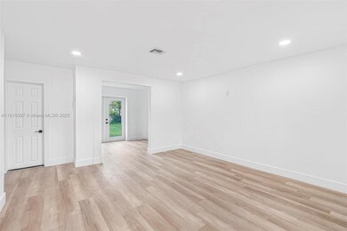 216 NE 160th St, Miami, FL 33162 - photo 6