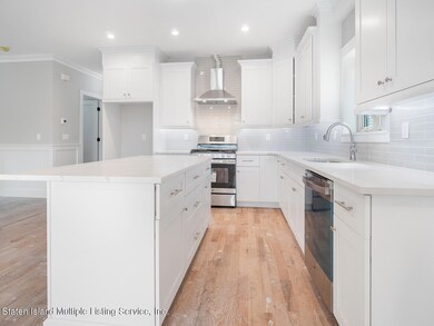 526 Drumgoole Rd E, Staten Island, NY 10312 - photo 7